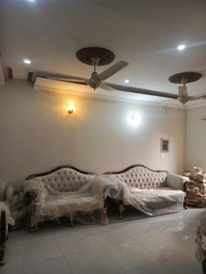 Subhan Apartments